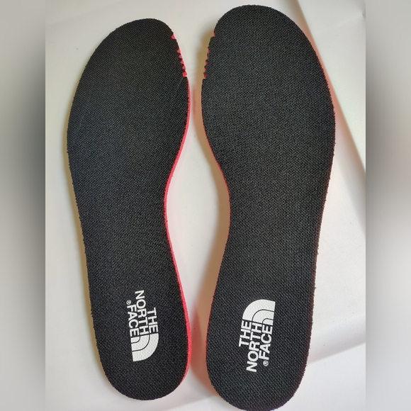 The North Face thermoball Insulated Pogressive Women's Zip Up Snow Boot 9. - Picture 4 of 16